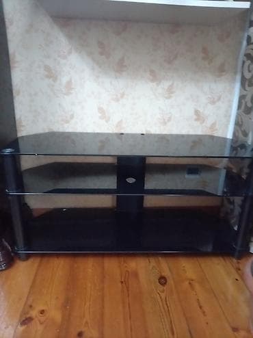 İşlənmiş, Düz TV altlığı, Polkalı, Şüşəli