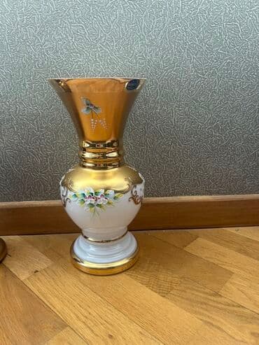 bogem: Bir vaza, Bogem şüşəsi — 1