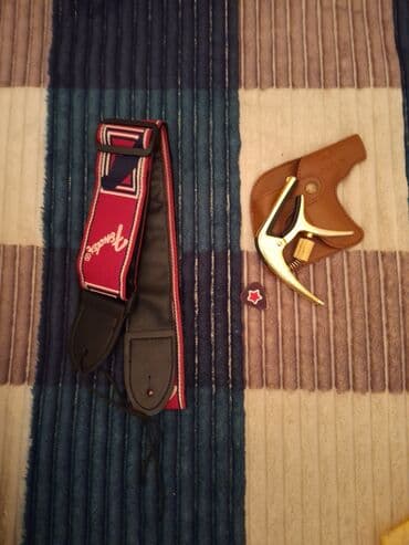 Gitaralar: Klassik gitara üzərində cüzi boya söküyü var problem yartamır heç cür — 6