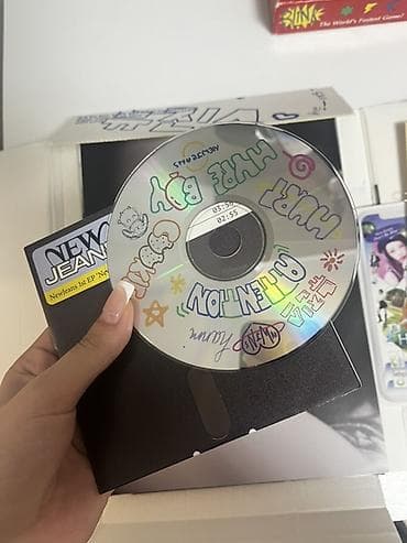 dvd rec: Məhsul: NewJeans – 1st EP “New Jeans” (Album Set) Təsvir: - Rəsmi — 4