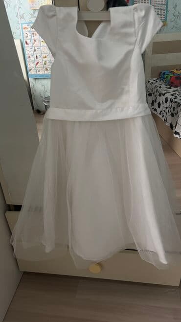 32 razmer: Платье в идеальном состоянии. Размер указан на 10 лет, но можно носить — 2