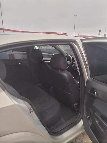 hundai accent 2011: Opel Astra: 1.4 l | 2006 il 220000 km Hetçbek — 7