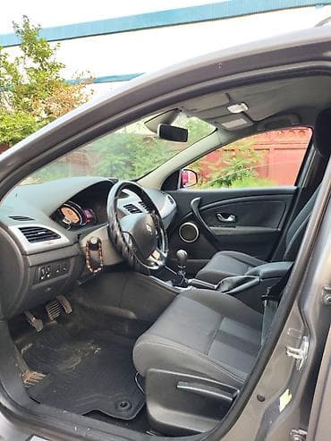 Renault Megane: 1.5 l | 2009 il 380000 km Universal — 6