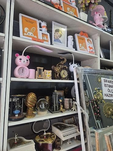 Salam,2500 aznlik suvenir və çərçivələri 1500 aznə mağaza bağlandığına — 2
