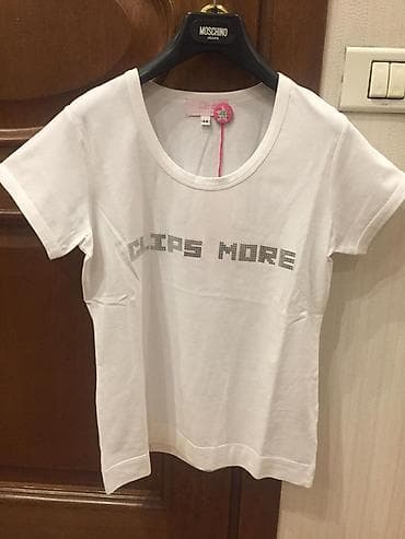 Brend: Clips More Model: Qadın t‑şörtü Rəng: Ağ Ön hissə: “CLIPS MORE” — 1