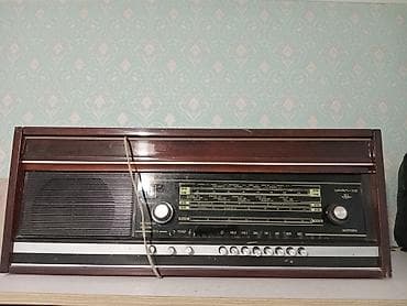 Sovet istehsalı “Ural-112” stolüstü radiola (radio qəbulu cihazı) -