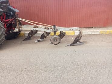 Belarus MTZ traktoru + kotan (3-laylı asma kotan) Məhsul təsviri: -