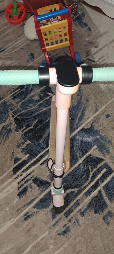 moped işlənmiş: Uşaq skuterı vacapda yazın. elektrik sureti 15 .sadece batereykada — 2