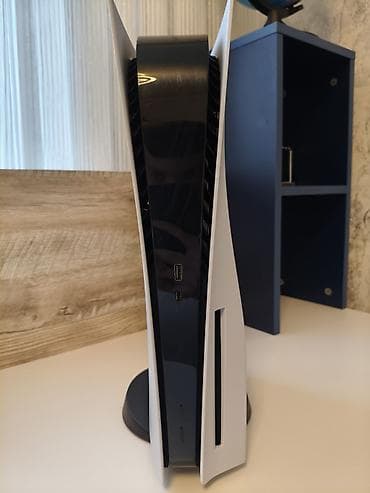 ucuz playstation 5: PlayStation 5 (Disk versiyası) Üstündə qutusu,şunurları,2 ədəd pult — 1