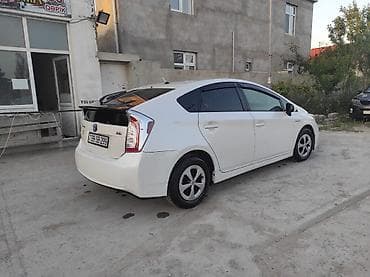 tesla disk: Toyota Prius: 1.8 l | 2013 il — 2