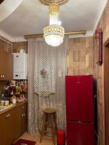 1 otaqlı kohnə tikili: Nərimanov metrosunun yaxınlığında 5 sayli xəstaxanaya yaxın yerləşən — 10