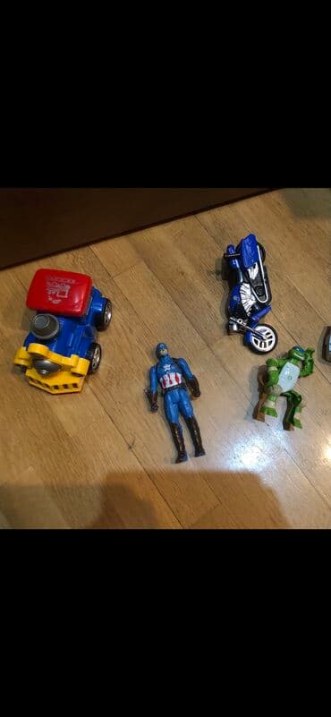 38 ölçü uşaq krossovkası: Ouuncaqlar,yaxshi veziyyetde.Heresi 1 m,keyfiyyeti idealdir — 4