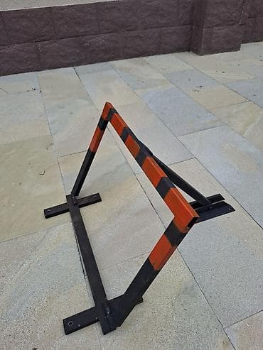 anker bolt: Metal parkinq yerinin blokoru (qatlanan) - Material: qalın divarlı — 1