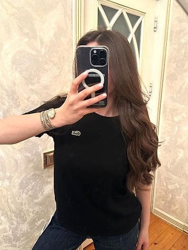 təzə paltar: Premium etiketli model
75 almisam endirim ederem yenede — 1