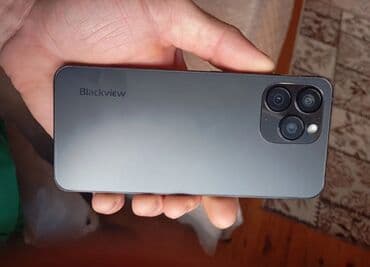 Toyota: Blackview smartfon - Arxa paneldə qara/metalik dizayn, düz kənarlı — 1