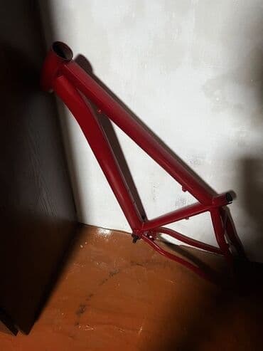velosiped ucun isiqlar: Qırmızı rəngdə velosiped çərçivəsi -çərçivə vista çərçivəsidi - — 1