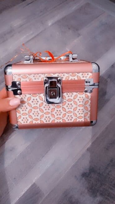 pul yığmaq üçün qab: Mücrü — 2