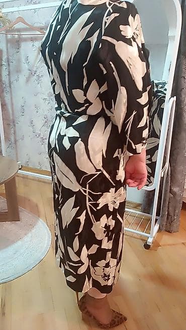 Qadınlar üçün elegant midi don - Rəng: qara fon üzərində krem/bej iri — 2