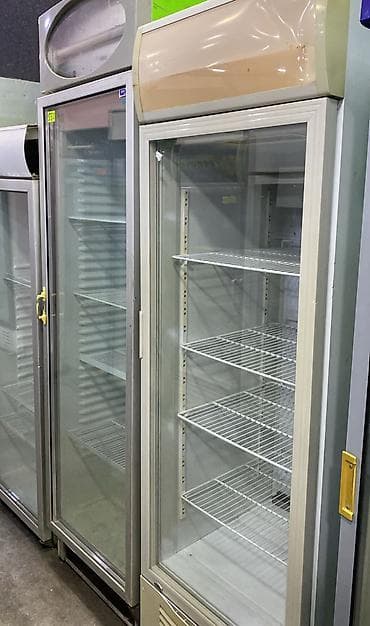 şuşeli vitrin: Vitrin tipli kommersiya soyuducusu - Şüşə ön qapılı, vitrin təqdimatı — 1