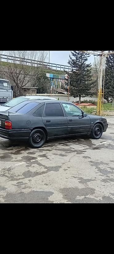 opel senator: Opel Vectra: 2 l | 1995 il 355000 km Sedan — 1