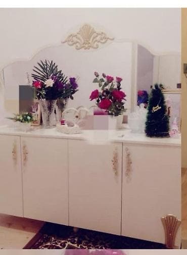 pastel desti: Klassik üslubda qonaq otağı mebel dəsti Tərkibi: - TV stendi: enli — 2