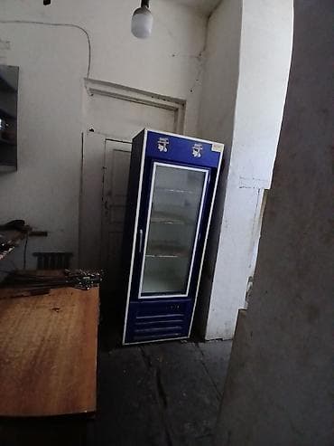 Vitrin tipli içki soyuducuları - Şüşə qapılı, dikey vitrin soyuducu — 1