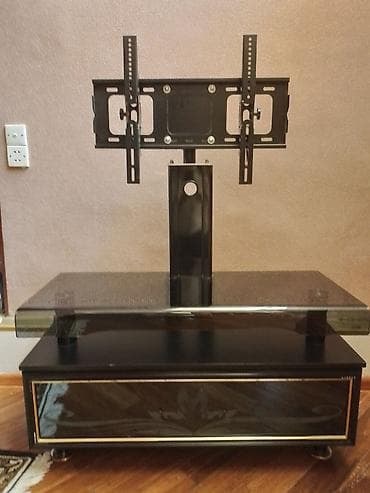 a 81: Televizoraltdigi satiram — 1