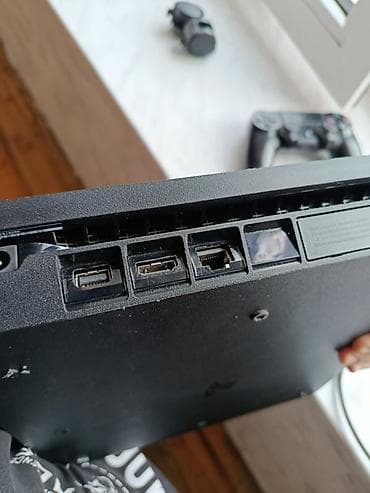 play stesen: Ps4 slim temizdi gta5 ve ufc 4 diskleri var. Bezi oyunlarda var — 1