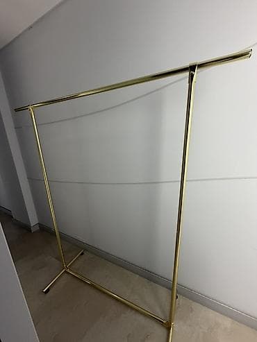 Restoran, kafe avadanlığı: Qızılı rəngdə metal paltar asqısı stendi - Material: möhkəm metal — 1