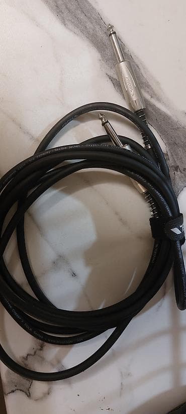 Proel gitara jak şunuru. Gitara və bassdan səs gücləndiricisinə