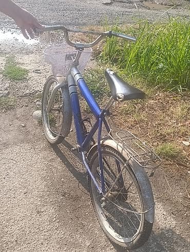 Спорт и хобби: Şəhər tipi velosiped - Rəng: mavi gövdə, gümüşü sükan və qalxanlar - — 2