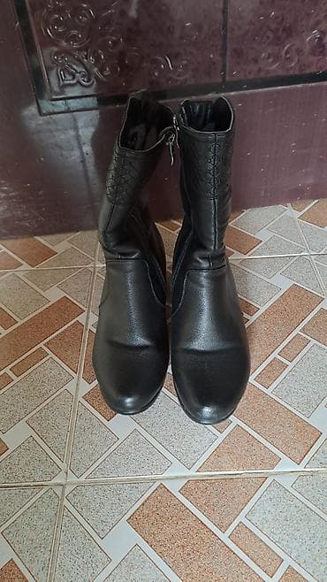 Uzunboğaz, Ölçü: 39, rəng - Qara, İşlənmiş lalafo.az -da Uzunboğaz, Ölçü: 39, rəng - Qara, İşlənmiş