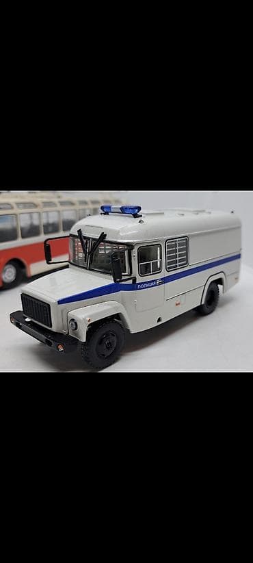 Məhsul: Retro avtobus maketləri dəsti.Modimio brendi 1:43.Her biri 60 — 8