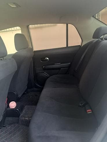 maşın satış: Nissan Tiida sedan - Kuzov: ağ rəng, 4 qapı, sedan - Salon: qara — 3