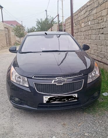 cruze sürətlər qutusu: Chevrolet Cruze sedan - Korpus: 4 qapılı sedan, tünd mavi/qara rəng - — 1