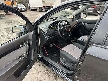 mersedes c class: Ravon Nexia R3 sedan – qara rəng. Xarici: - Aerodinamik kuzov, xrom — 9