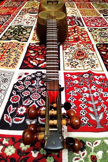 gitara simləri: Tar – Azərbaycan milli simli musiqi aləti. Əla vəziyyətdə, heç bir — 4