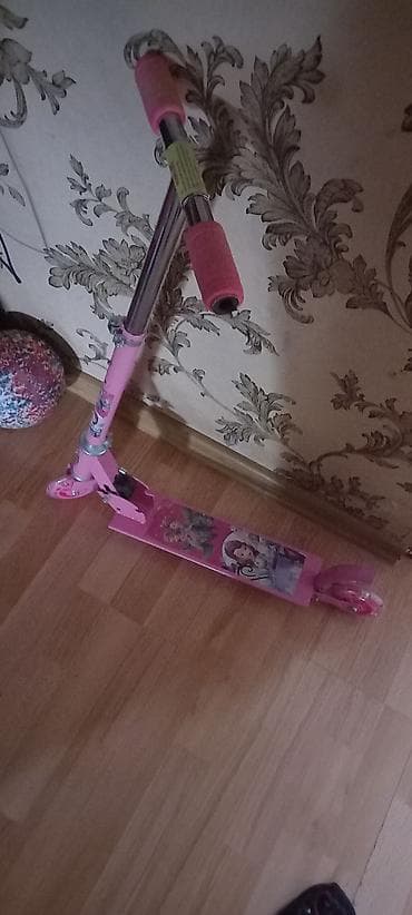 2 yas: Uşaq skuterı – qızlar üçün dizayn - Rəng: çəhrayı - Rəsm: gövdə və — 1