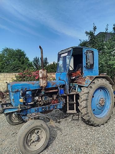 2 el scooter: Mavi rəngli təkərli kənd təsərrüfatı traktoru - Korpus: kabinli, iki — 3