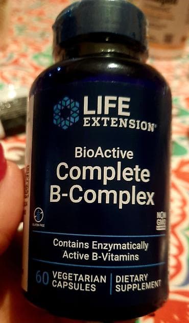 Amerikadan gelen vitaminler.Cox keyfiyetli mallardi.KOLLAQEN,QIALURON