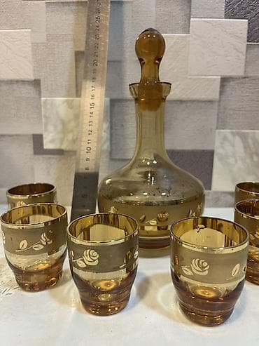 Rəng - Qızılı, Şüşə