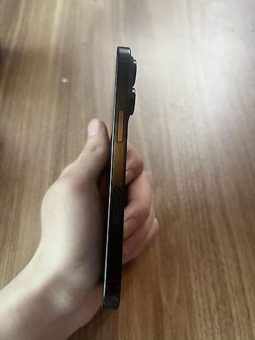iphone 8 plus red: Qara — 4