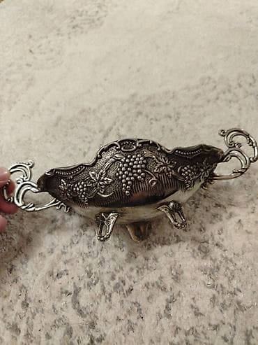 konfet qabı: Gümüş rəngli dekorativ qab – üzüm naxışlı, ayaqlı və iki tutacaqlı. - — 4