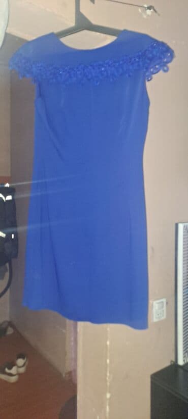 böyük bədən donlar: Mavi rəngli qısa ziyafət donu - Dizayn: Klassik A-kəsim, düz siluet - — 1