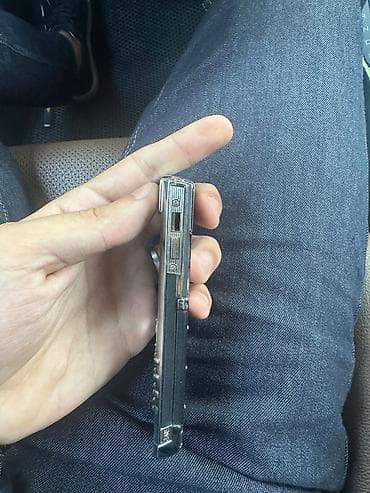 philips xenium 9@9h: Vertu Aster, 2 GB, rəng - Gümüşü, İki sim kartlı — 4