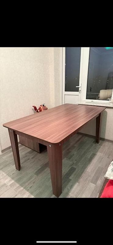 istolar: İşlənmiş, Açılan, Kvadrat masa — 1