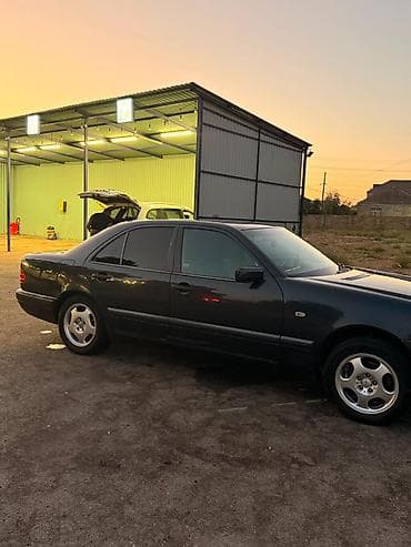 bmw e39 disk teker: Mercedes-Benz E 240: 2.4 l | 1998 il Sedan — 4
