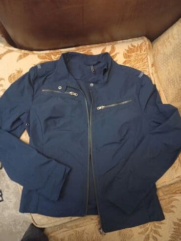 Qadın üst geyimləri dəsti 1) Tünd mavi yüngül jaket - Ön hissədə tam