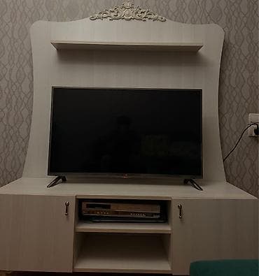 Ideal vezıyyetde televızor altlıqı axtaranlar buyursun