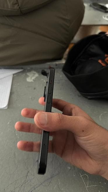 ucuz telfolar: IPhone 15, Qara — 4